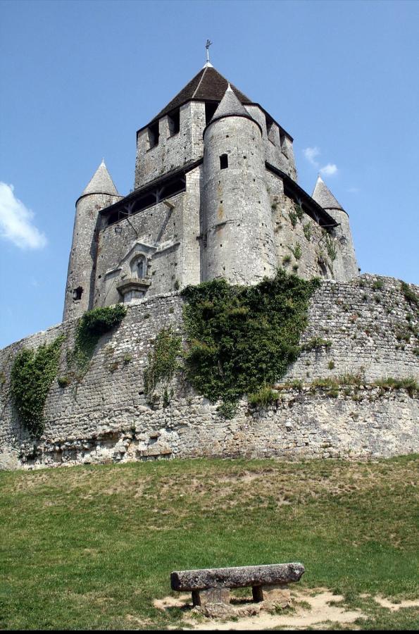Detente Provinoise Provins Kültér fotó